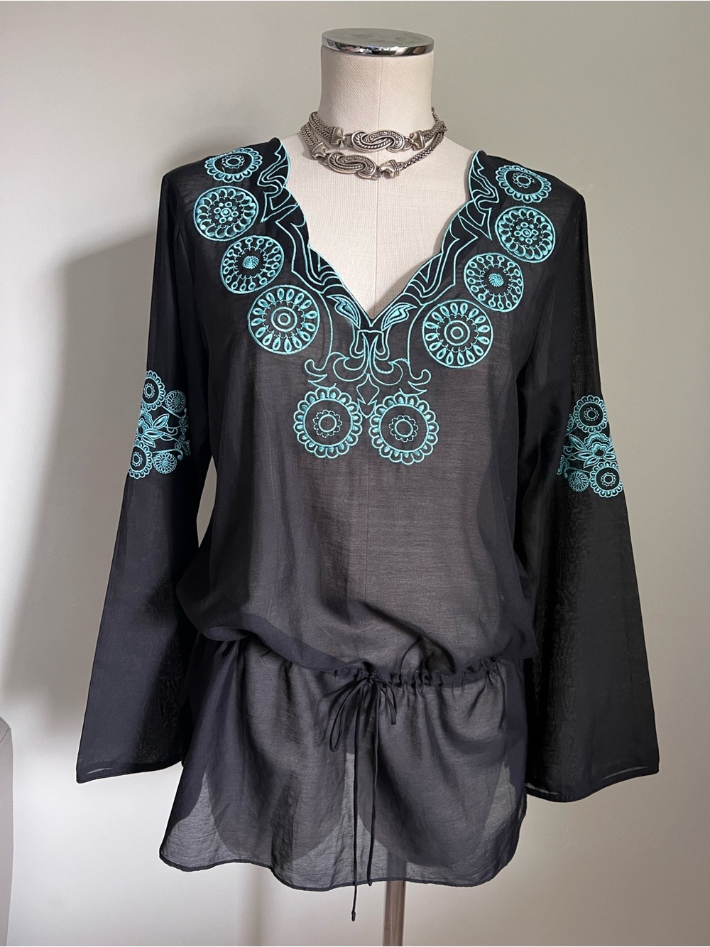 Saks Fifth Avenue Threads Embroidered Tunic Sz M Coastal Boho Black Cotton Silk